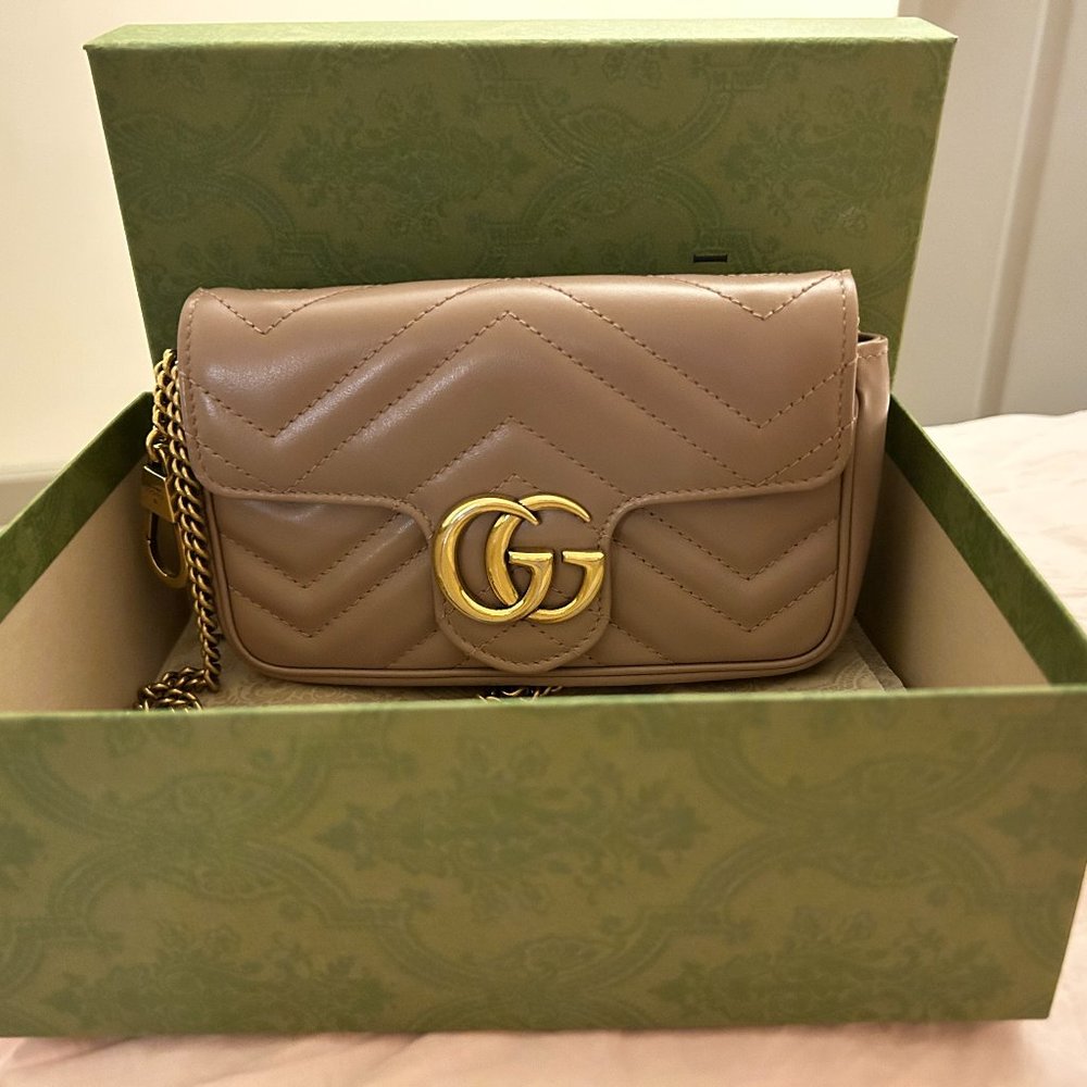 GG Marmont leather super mini bag